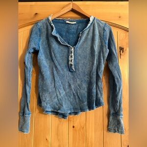 Zenana Outfitters Blue Waffle Knit Long Sleeve Top